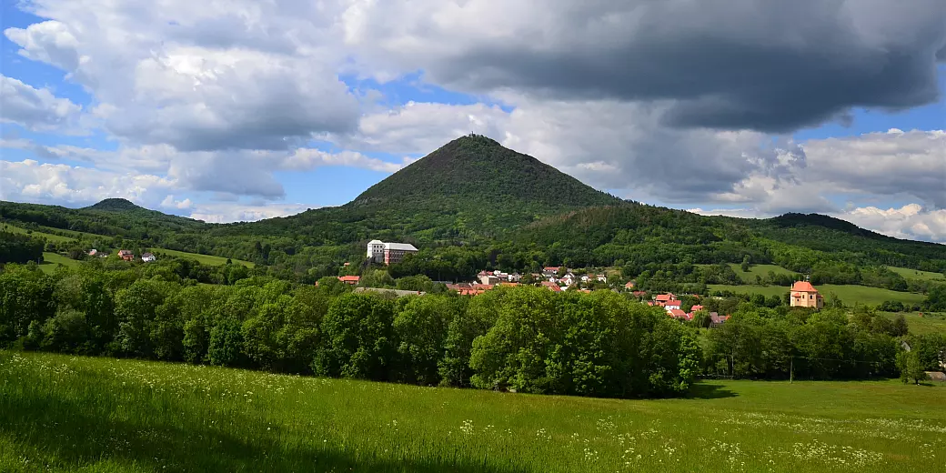 CHKO České středohoří  z dronu.