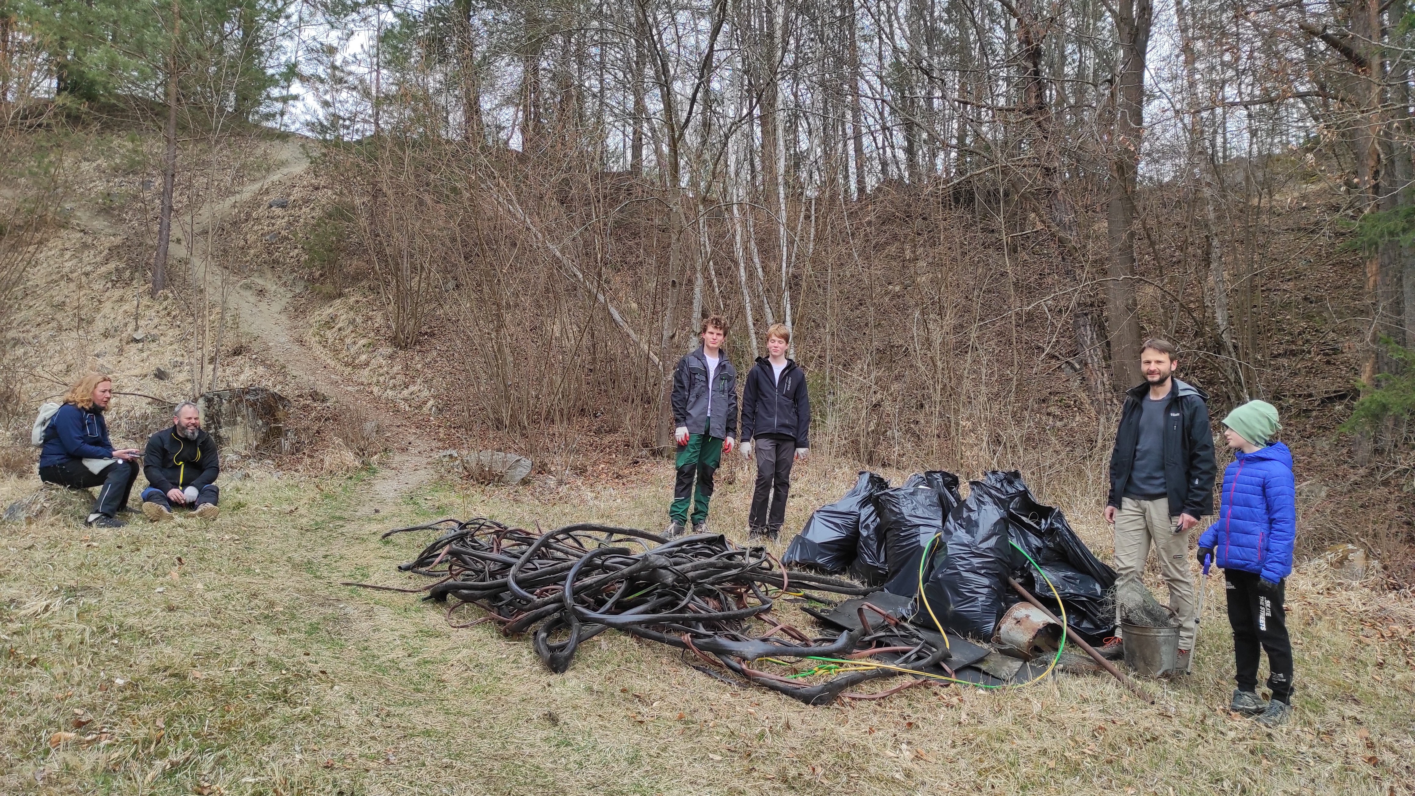 Vysbírané odpadky z přírodní památky Výří vrch a z Vyšenského lomu.